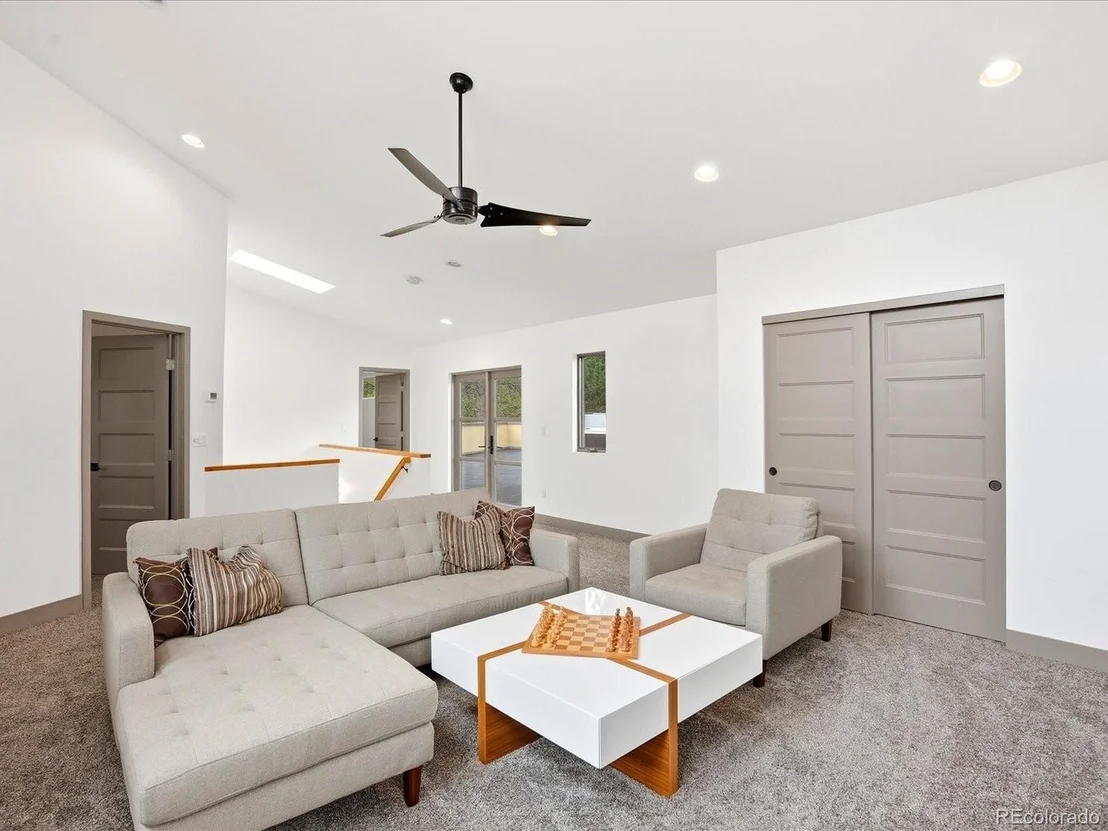 Photo of 5809 S Skyline Dr
