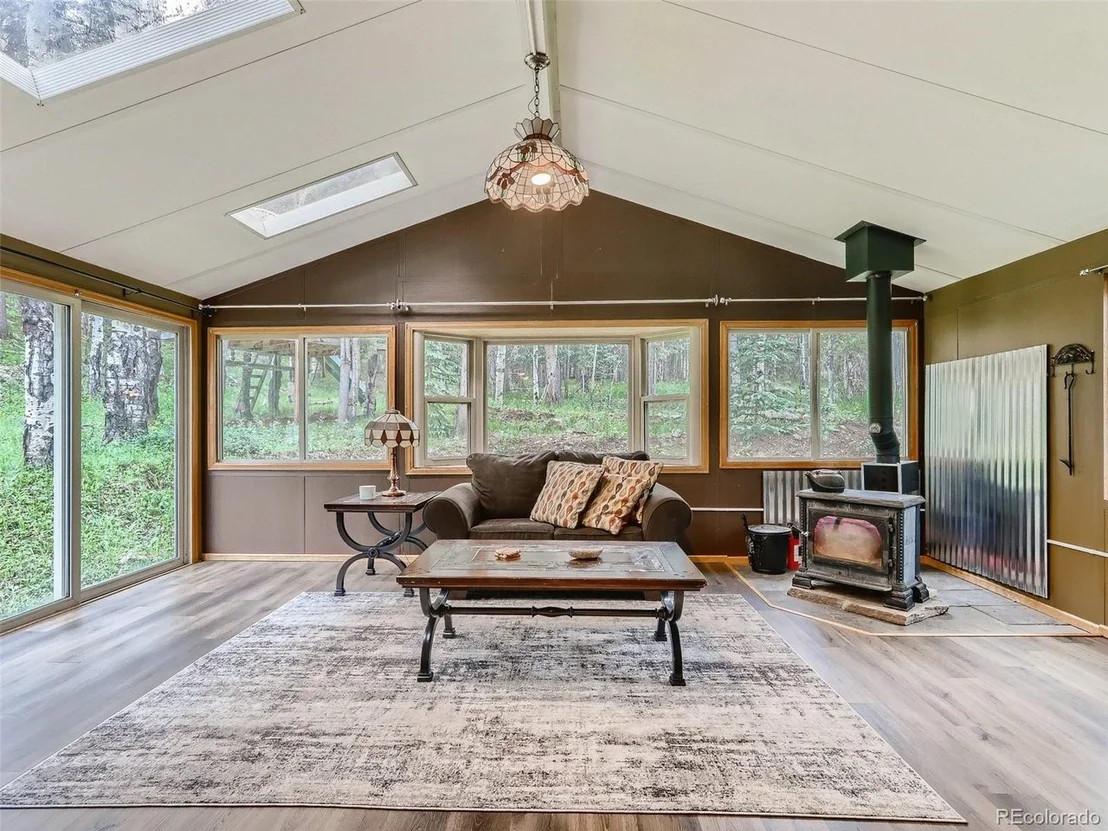 Photo of 479 Deer Rd