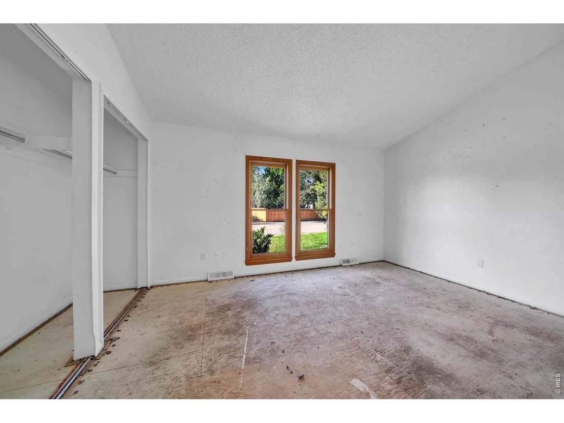 Photo of 4275 Redwood Pl