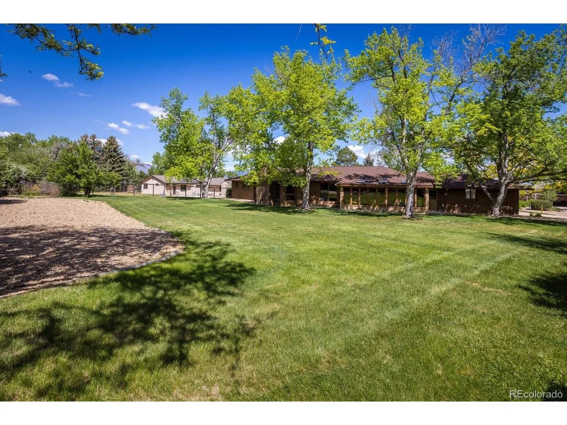 Photo of 8862 Comanche Rd