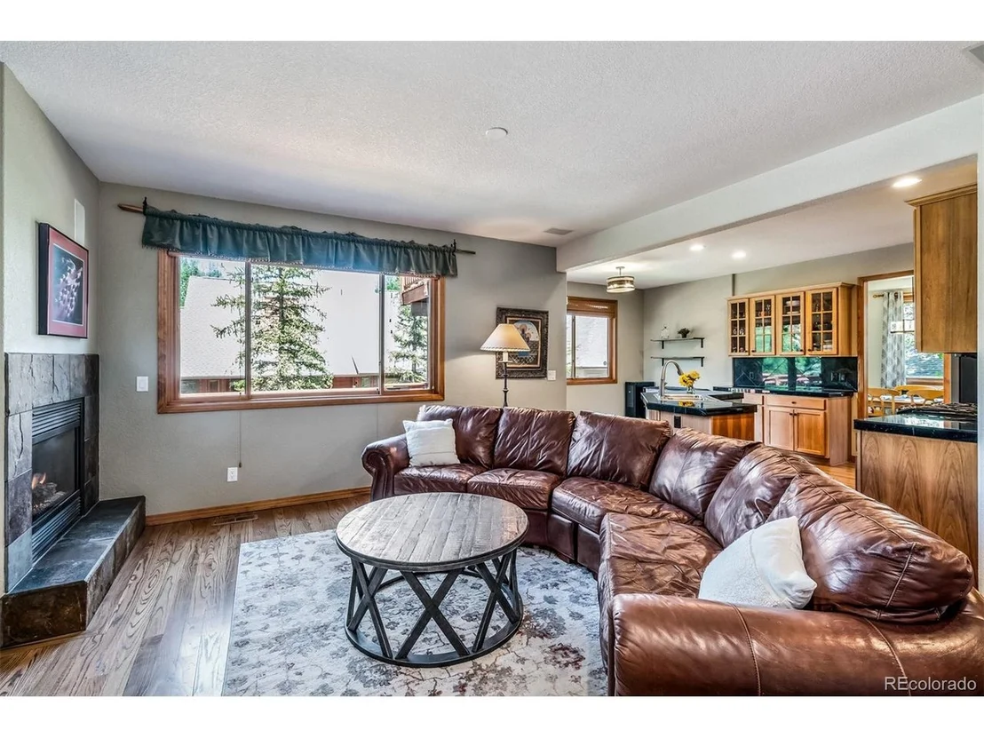 Photo of 1528 Legend Lake Cir