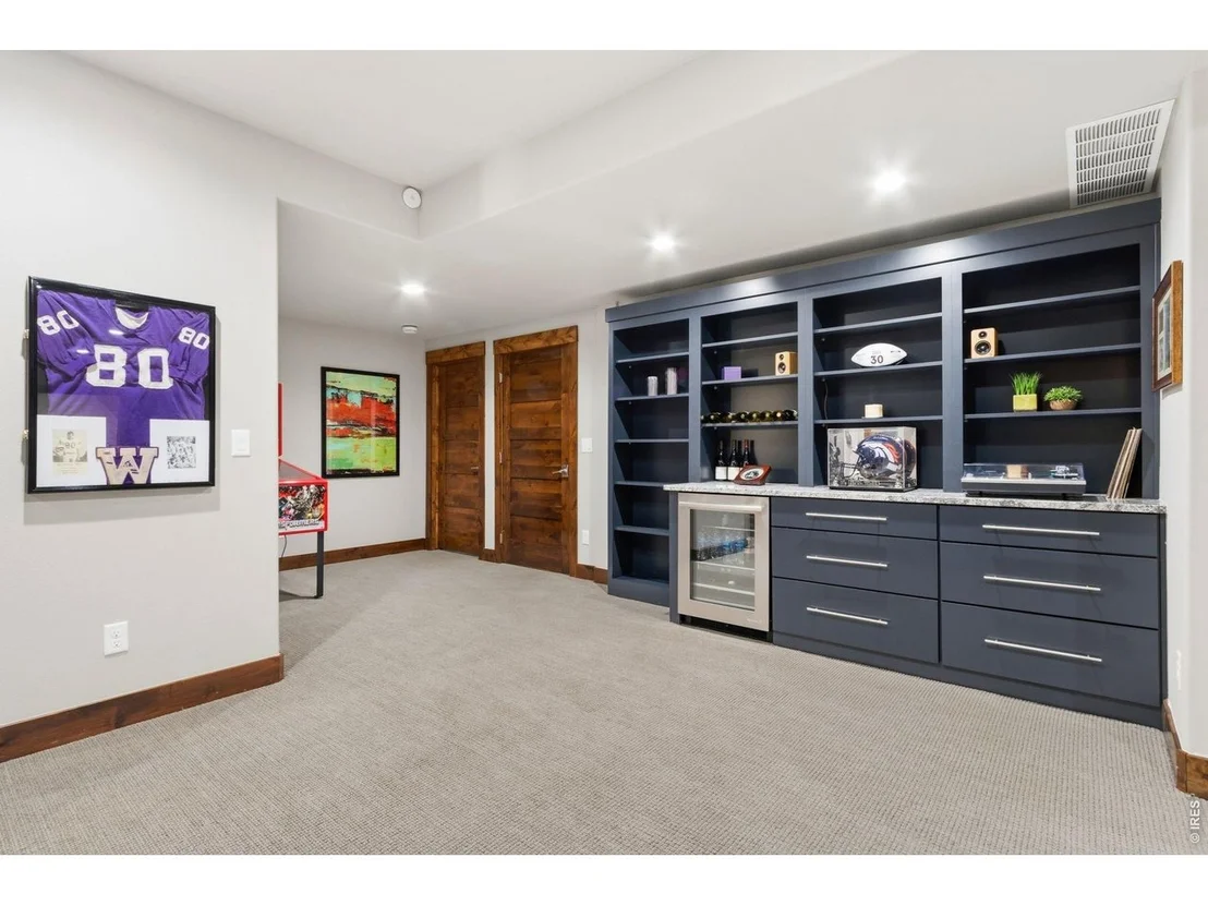 Photo of 5241 Hialeah Dr
