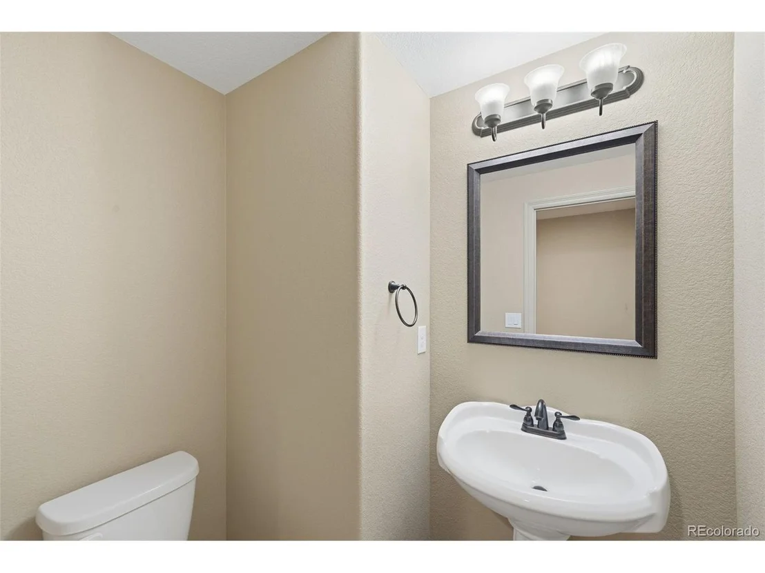 Photo of 10977 Glengate Cir