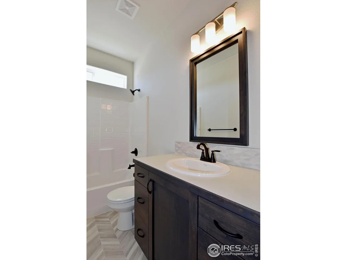 Photo of 120 63rd Ave