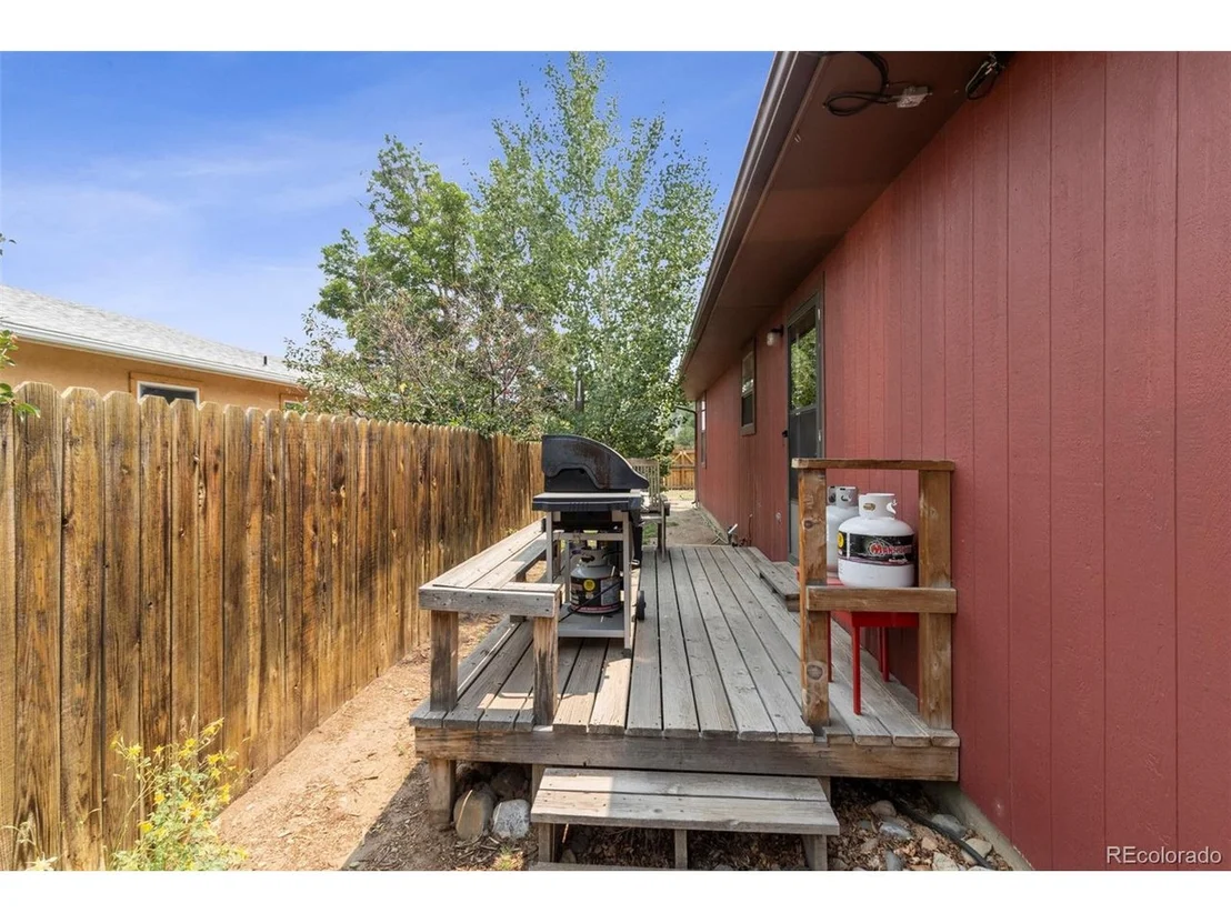 Photo of 326 W 9th St