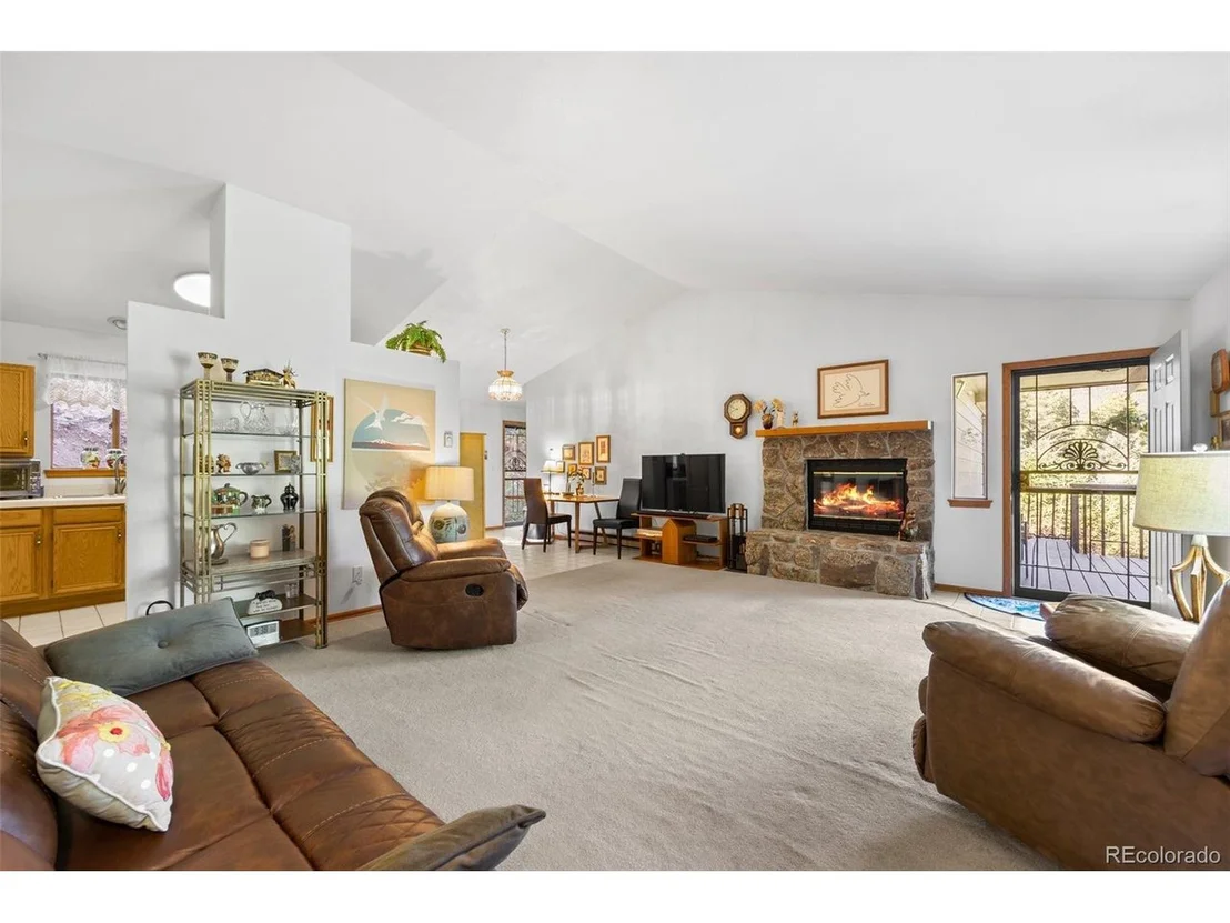 Photo of 145 Jackpine Ln
