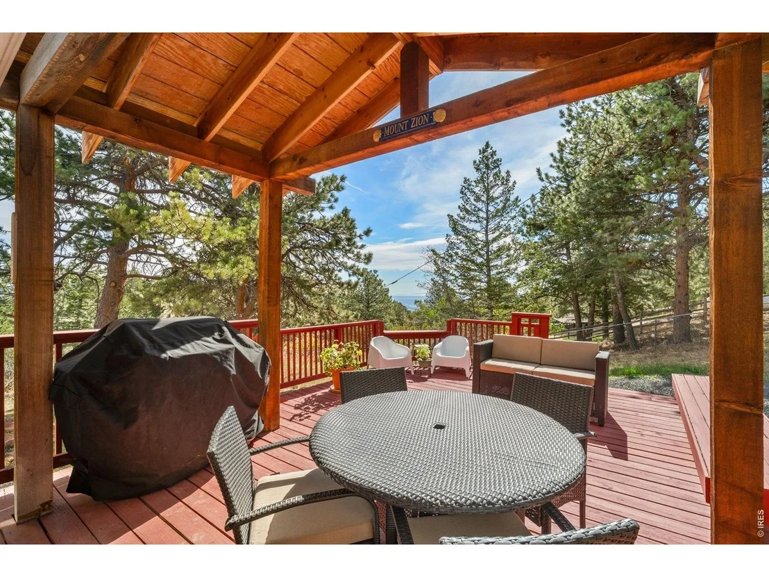 Photo of 526 Brook Rd
