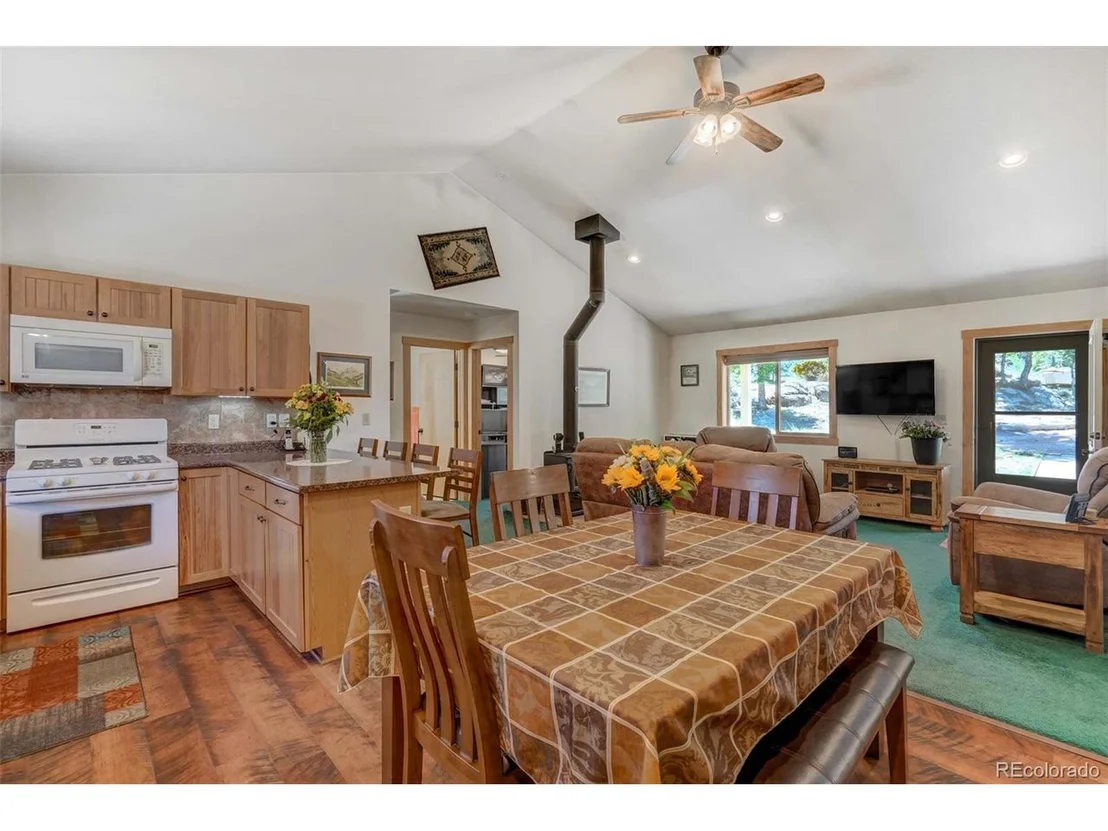 Photo of 453 Castle Mountain Dr