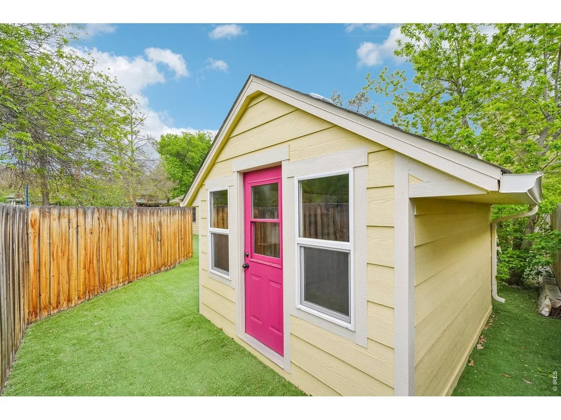 Photo of 205 5th Ave