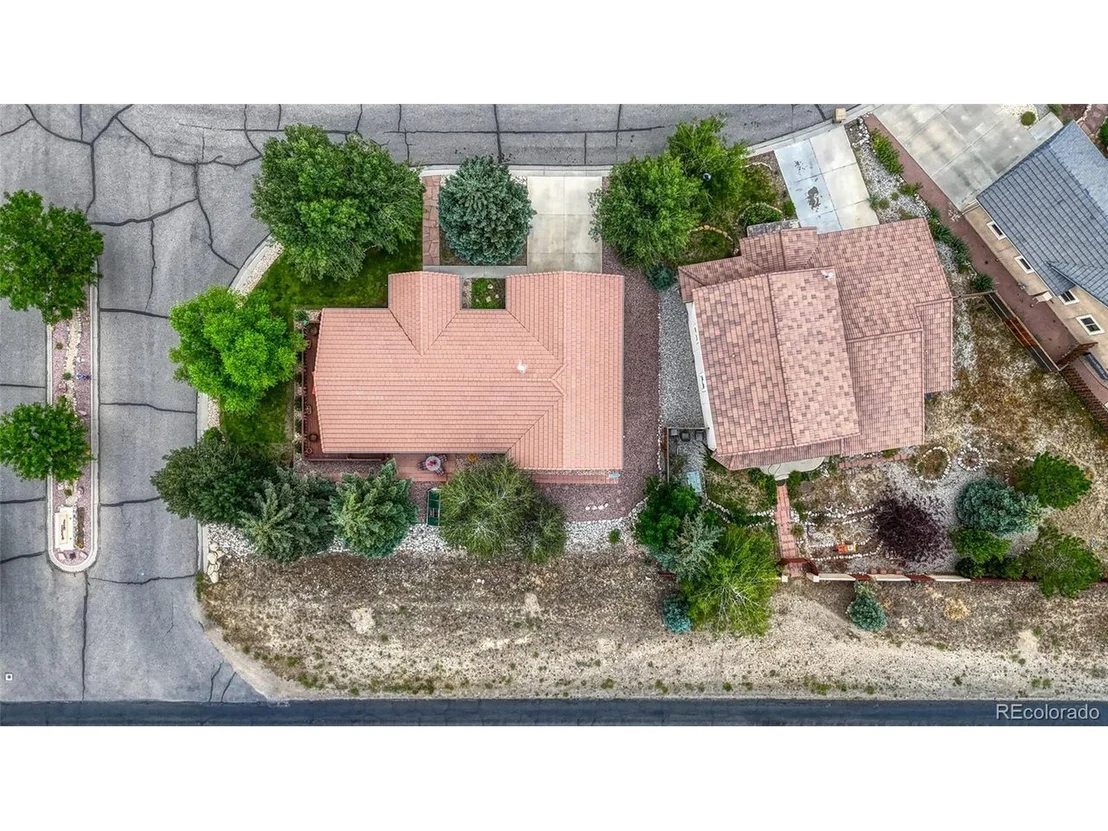 Photo of 1 Silver Spruce Dr