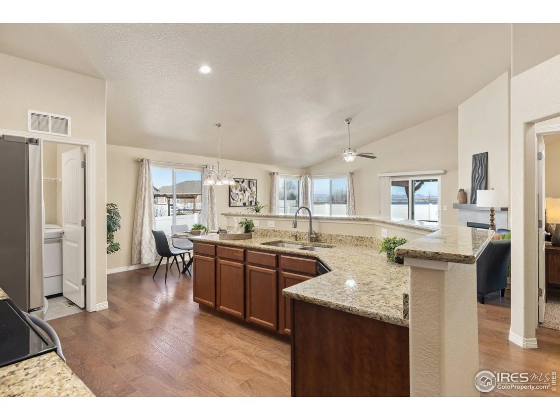 Photo of 6038 Carmon Dr