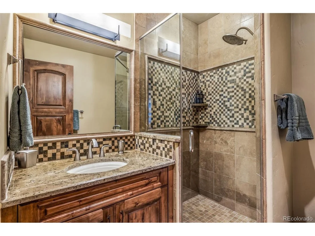Photo of 345 Peerless Dr