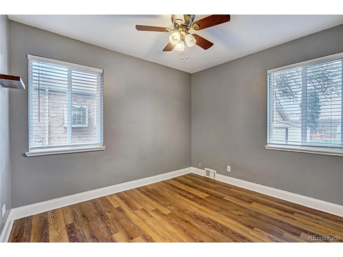 Photo of 2221 W Custer Pl
