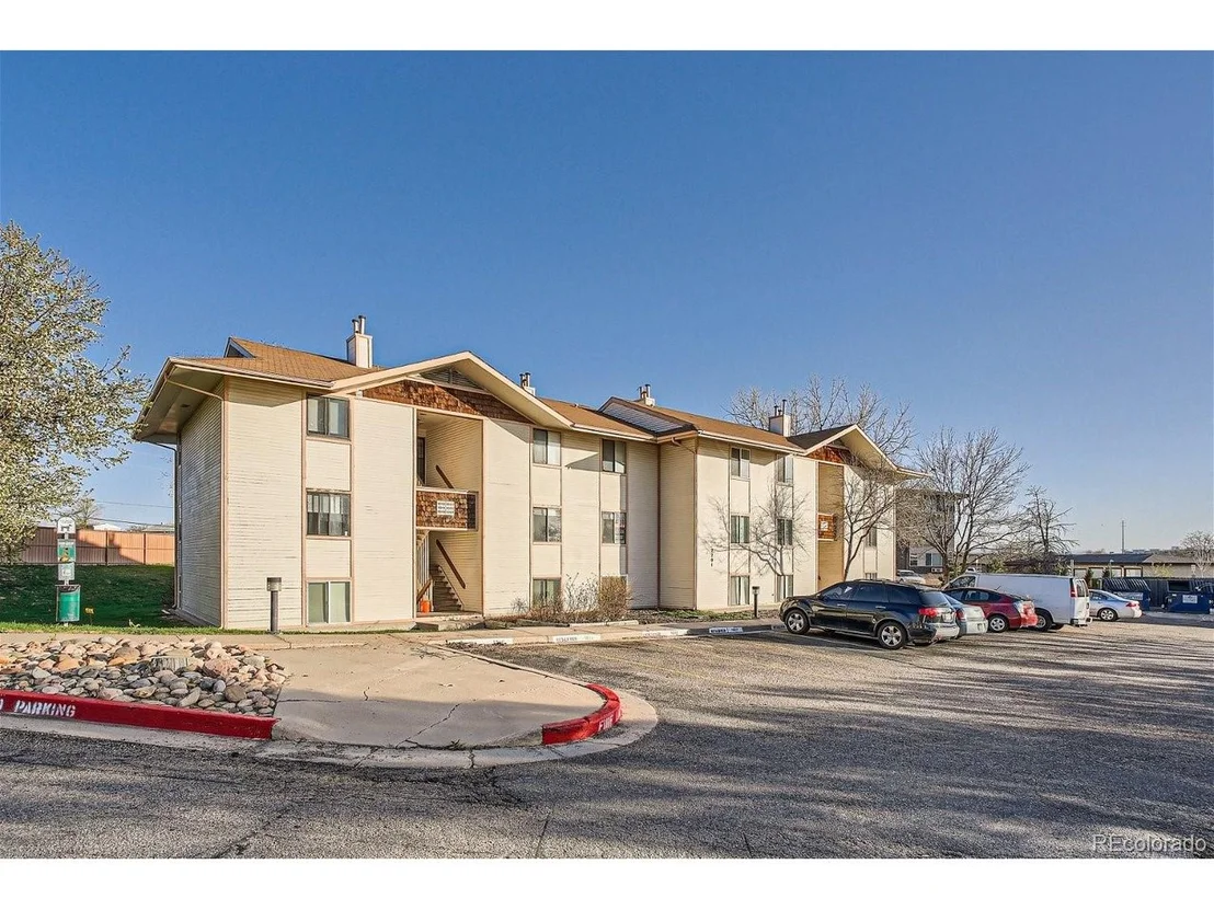 Photo of Unit 1008 at 2201 Sable Blvd
