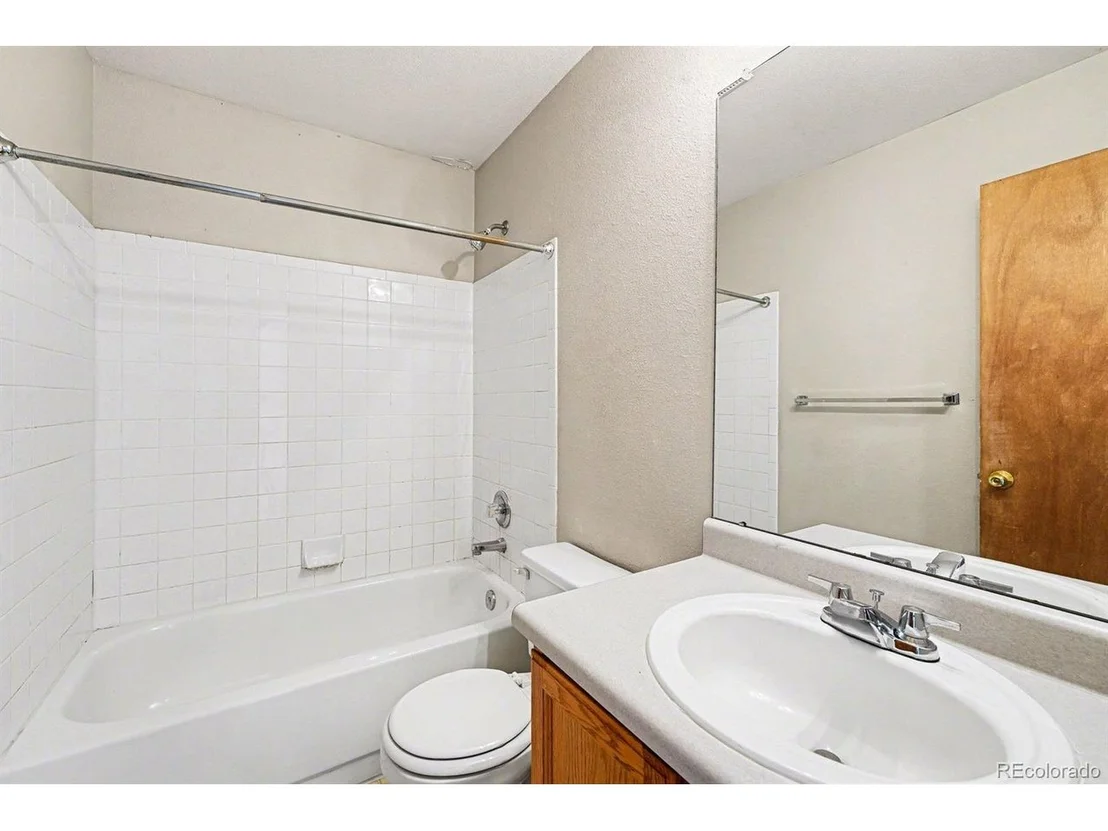 Photo of 5458 S Perth Way