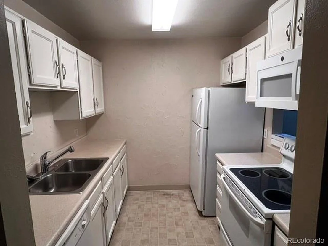 Photo of Unit B at 1118 Centaur Cir