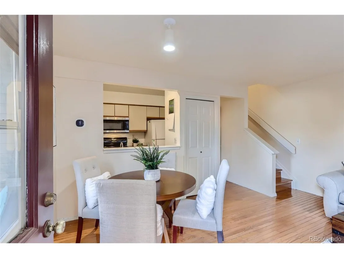 Photo of Unit 3 at 2135 Spruce St