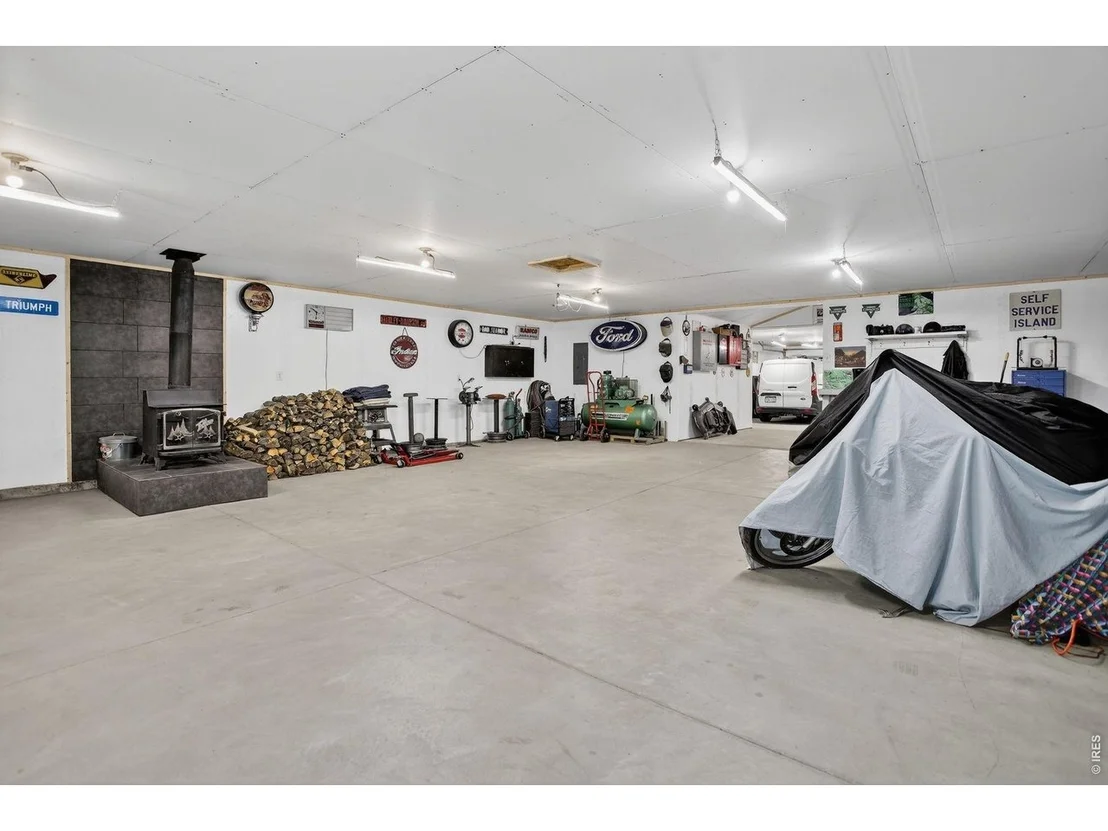 Photo of 233 Deer Cir