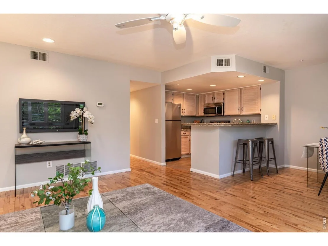 Photo of Unit 103 at 935 Broadway