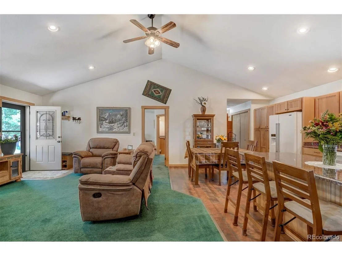 Photo of 453 Castle Mountain Dr