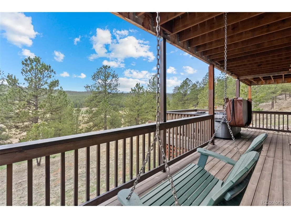 Photo of 665 Meadow Dr