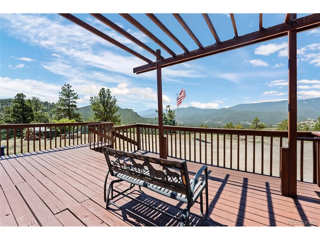 Photo of 1729 Crow Valley Rd