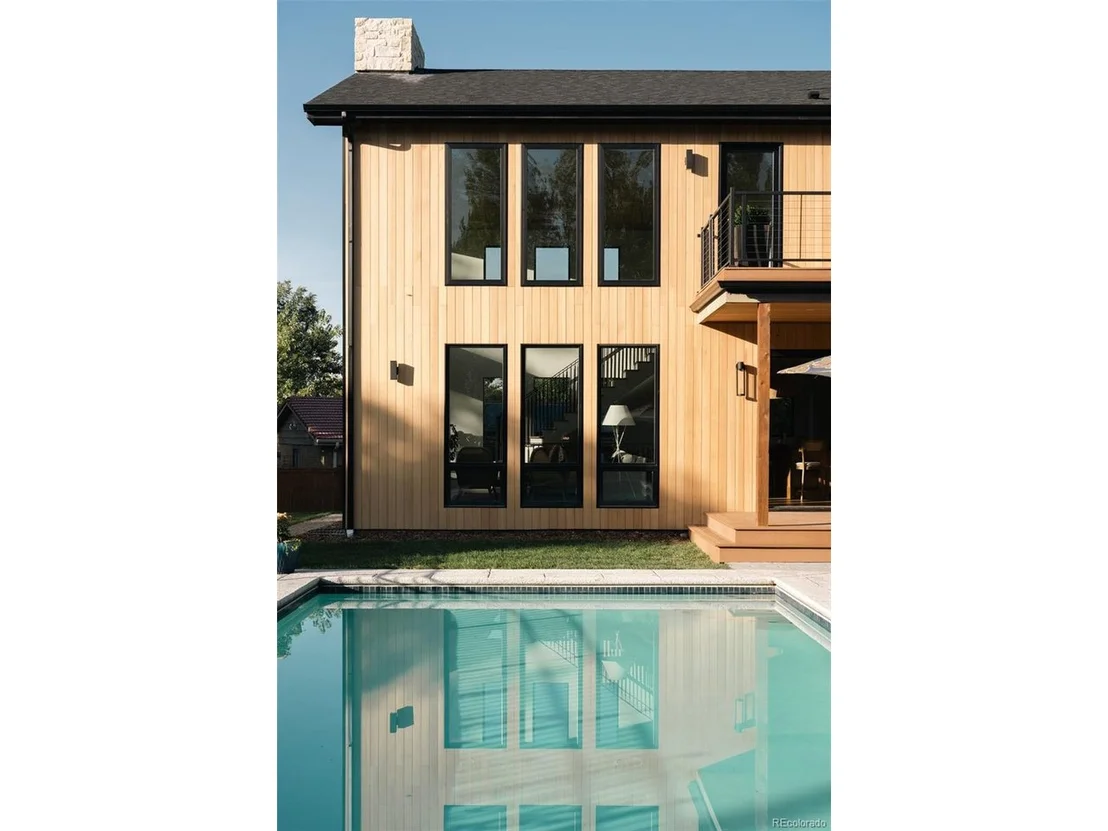 Photo of 2745 Deframe Rd