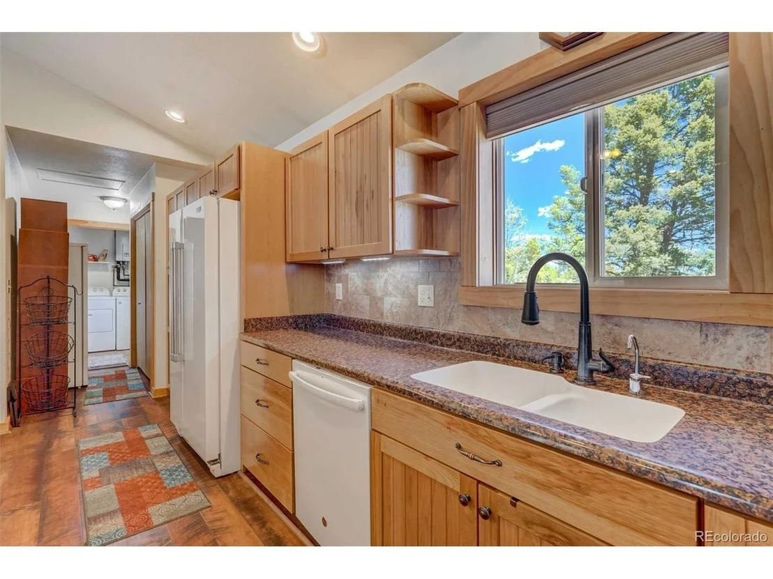 Photo of 453 Castle Mountain Dr