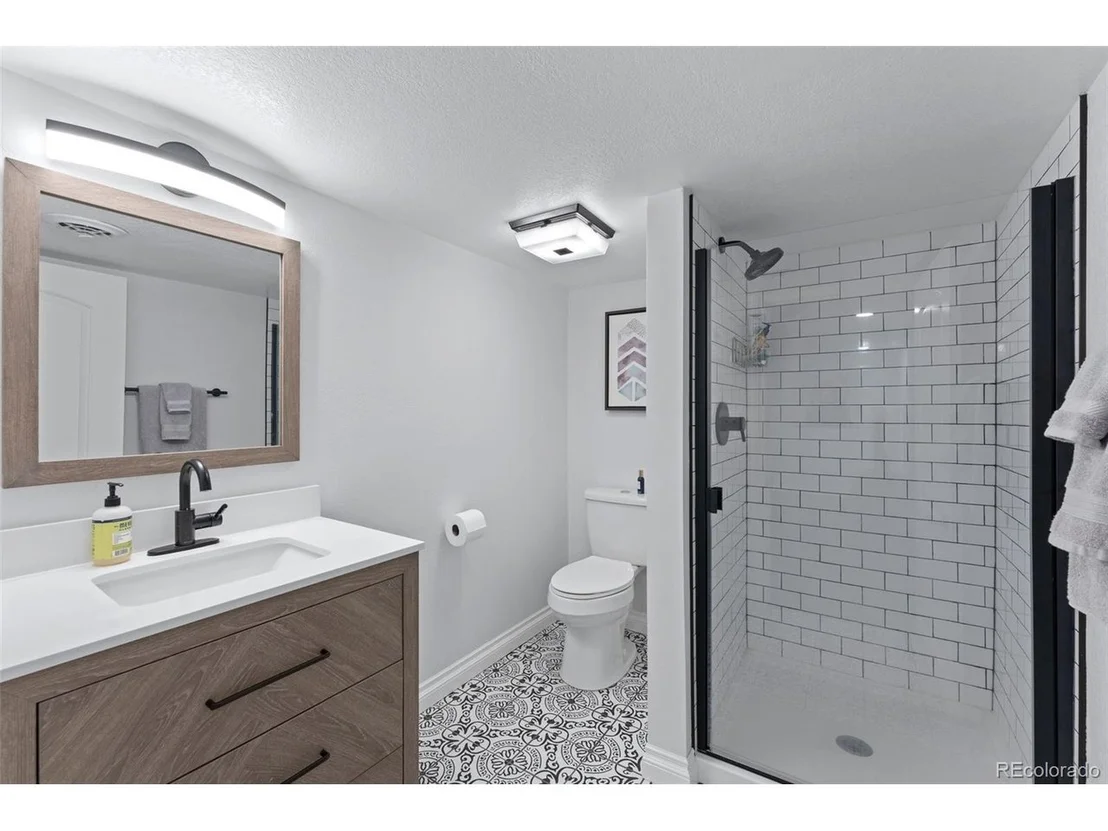 Photo of 6518 W 70th Pl