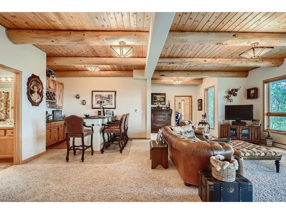 Photo of 1302 Royal Ridge Dr