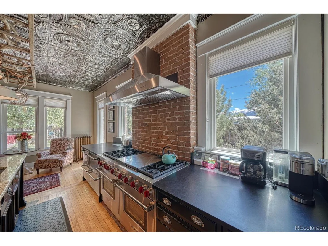 Photo of 403 Scott St