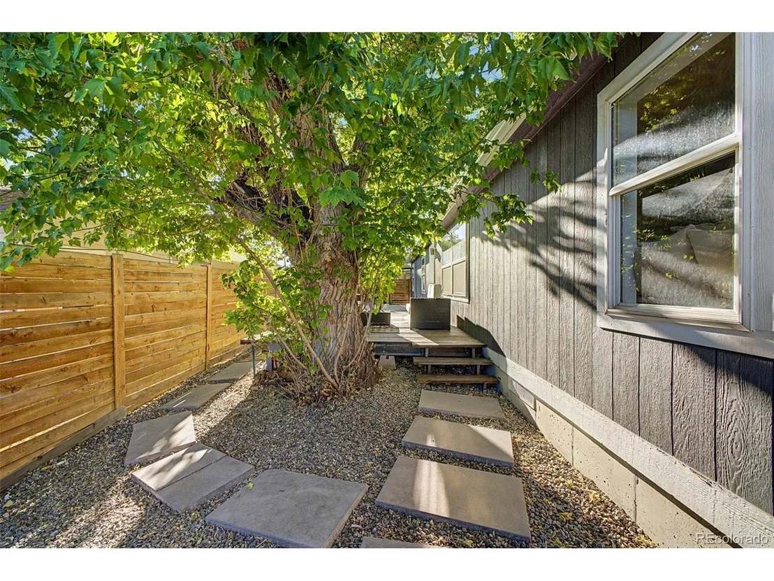Photo of 370 Irving St