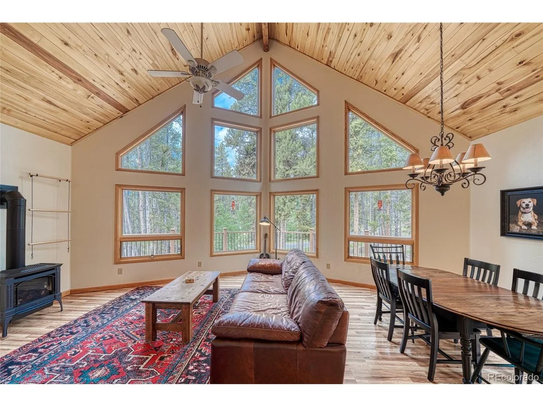 Photo of 988 Ruby Ln