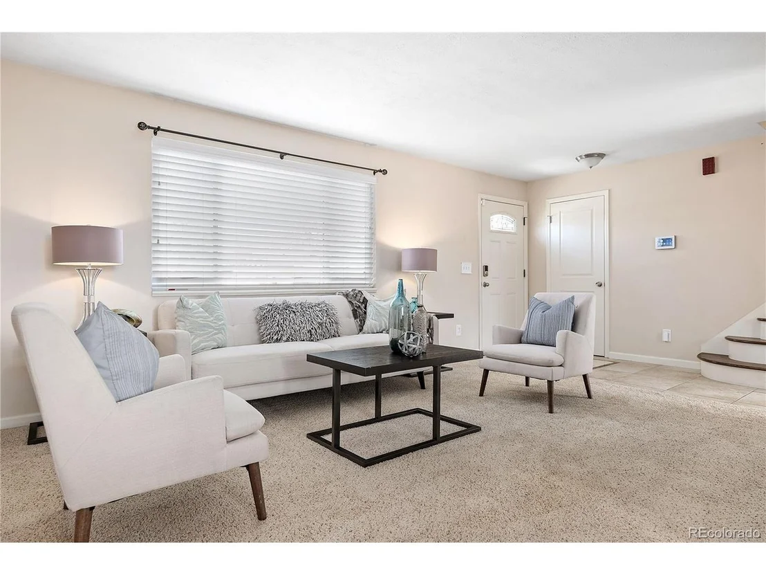 Photo of 7390 Devinney Ct