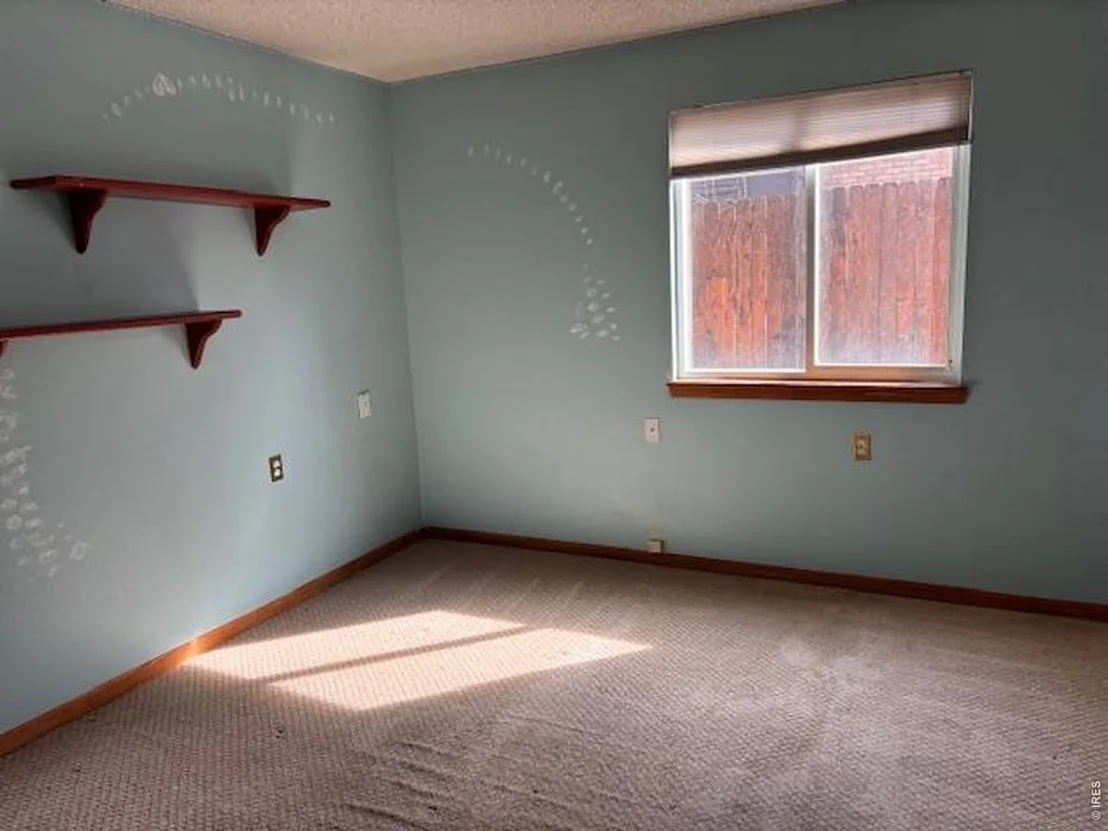 Photo of 3331 Lakeview Cir