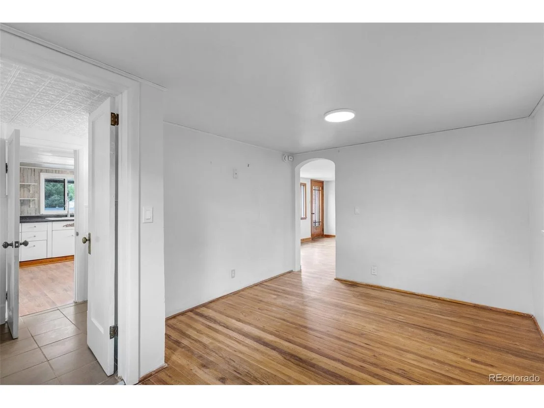Photo of 548 E Third St