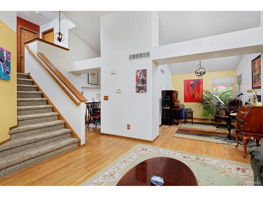 Photo of 372 Oak Ln