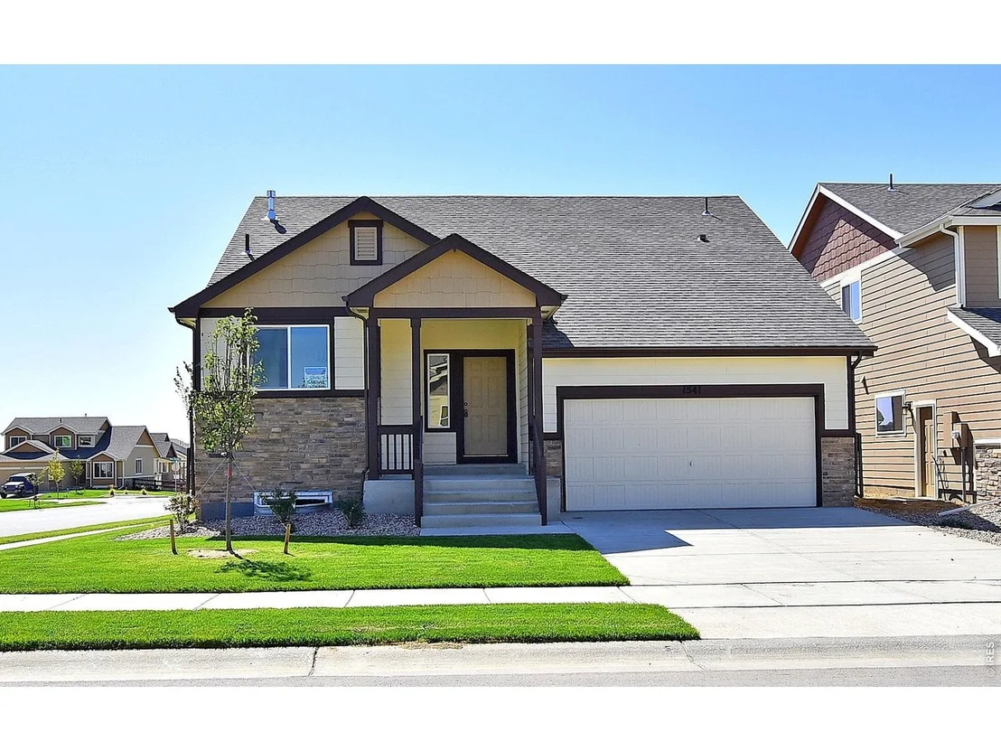 Photo of 2400 Juno Ln