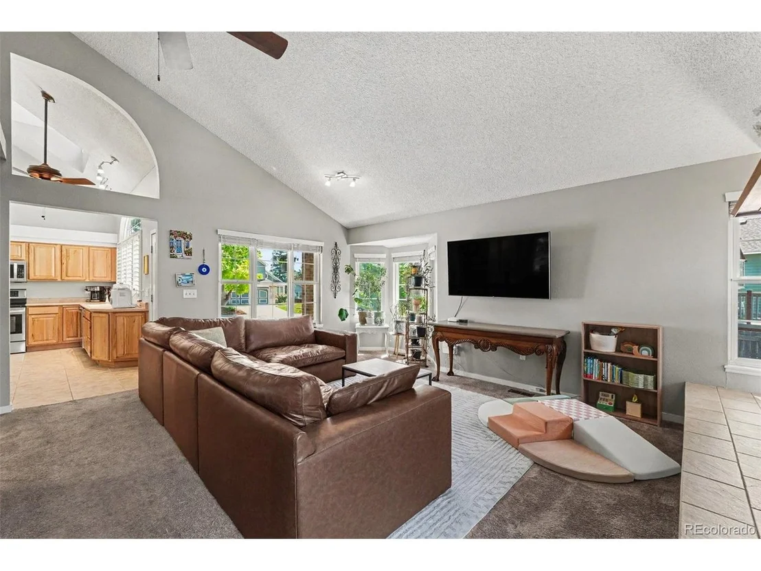 Photo of 9875 Iris St