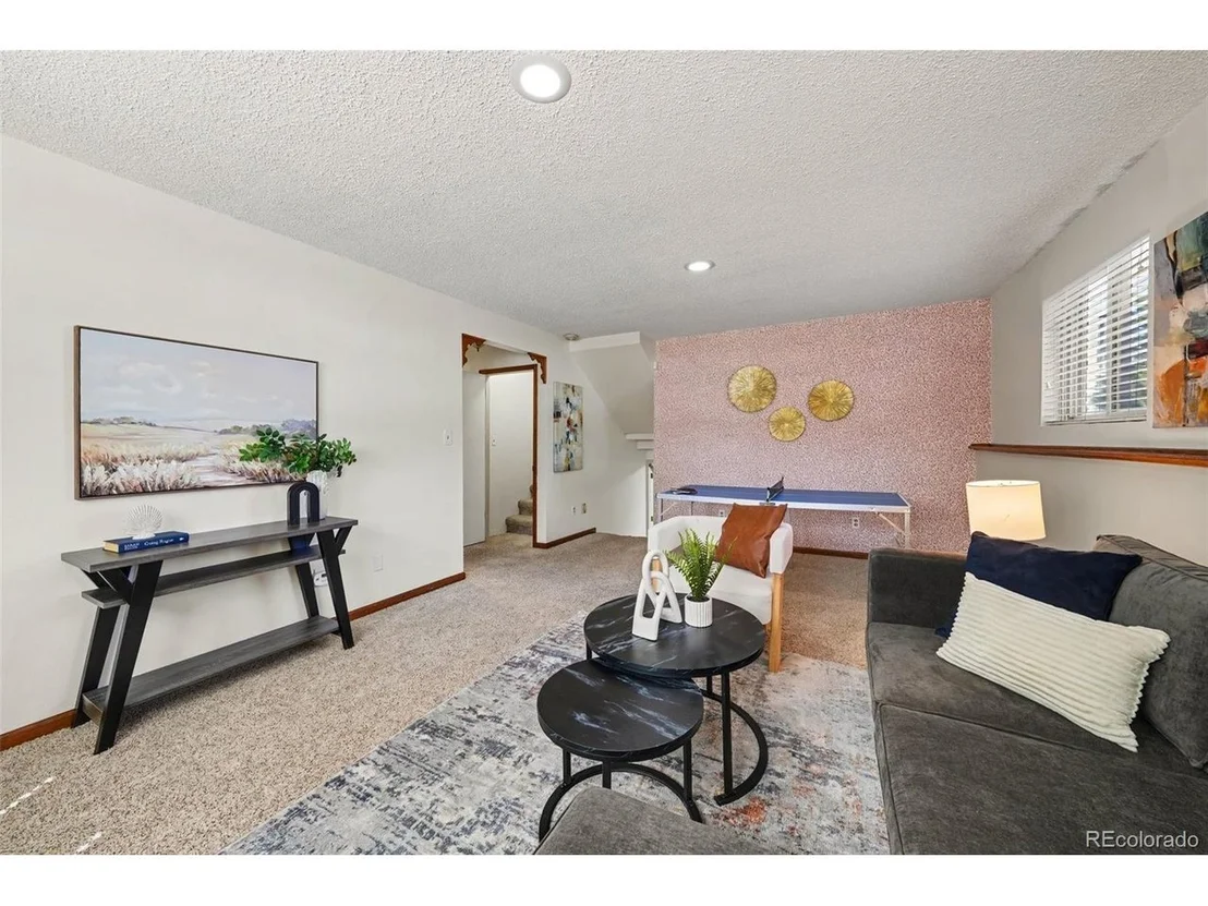 Photo of 327 Maple Dr