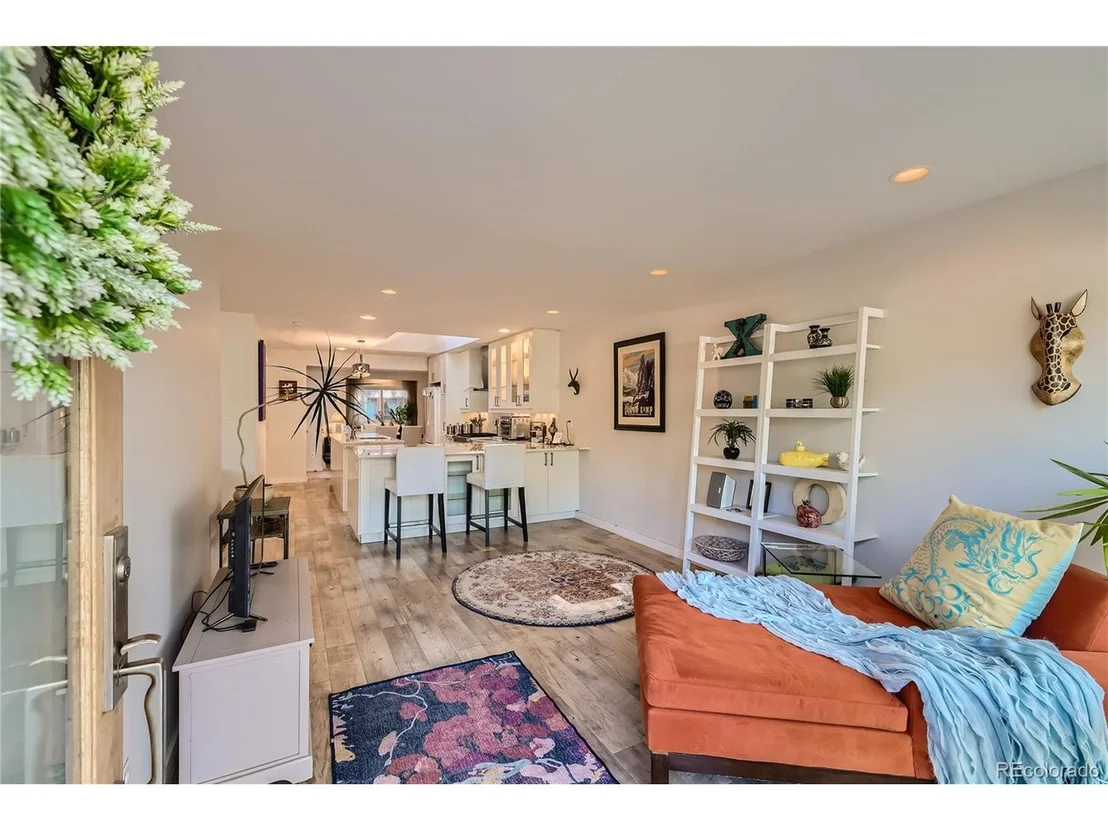 Photo of 161 3rd Ave