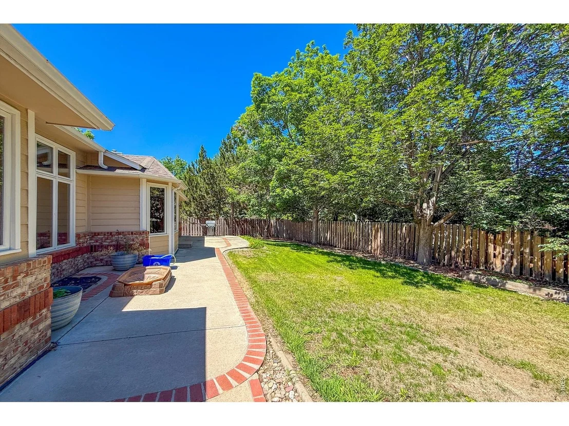 Photo of 2010 Emerald Dr