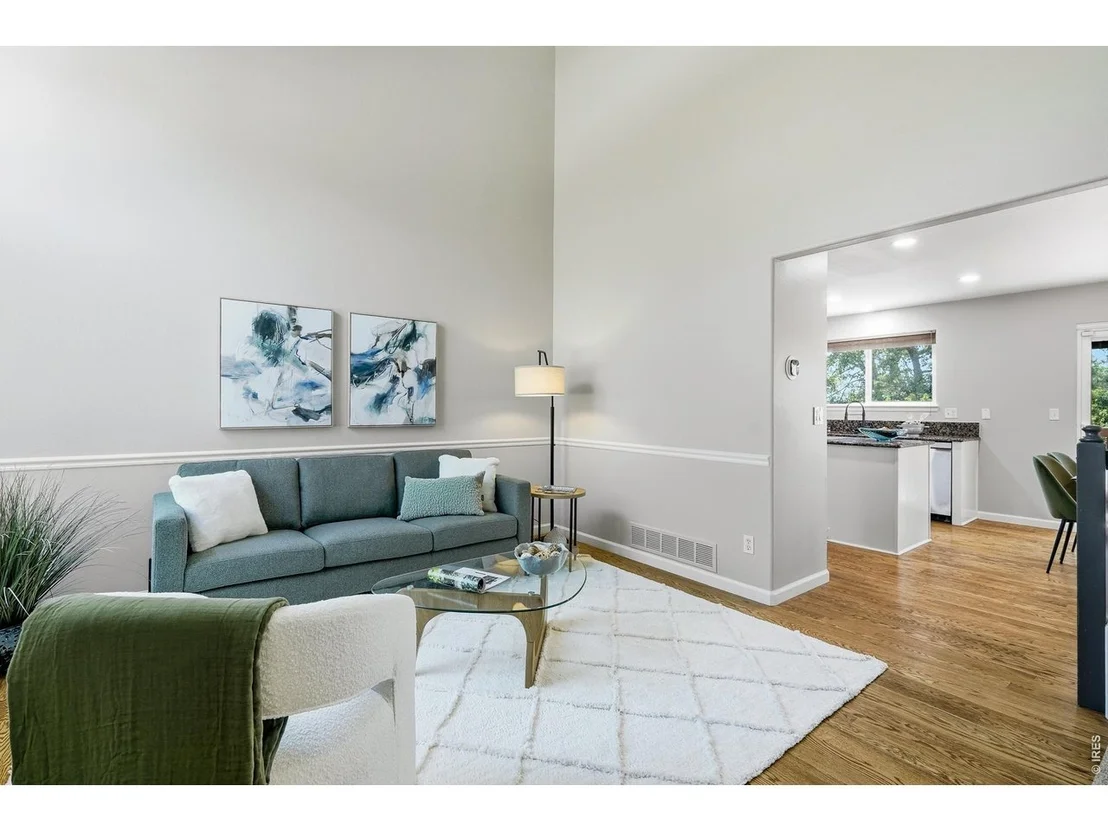 Photo of 478 Eaton Cir