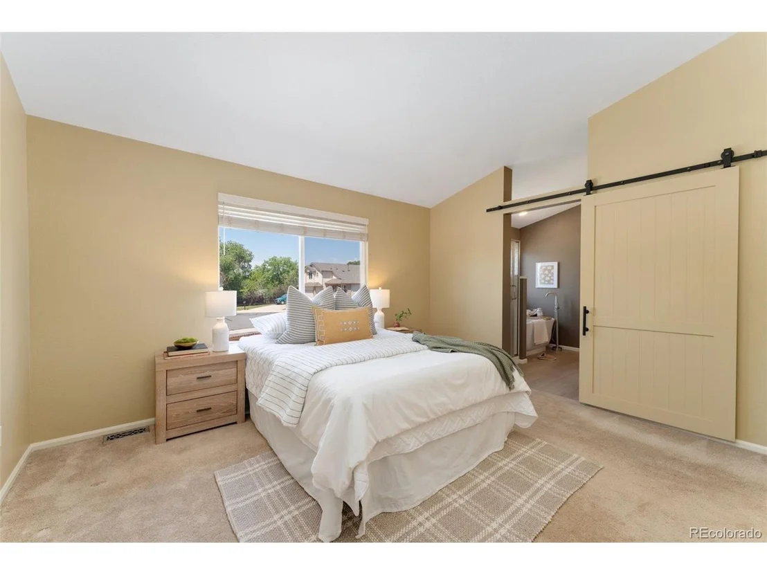 Photo of 12814 Forest Cir