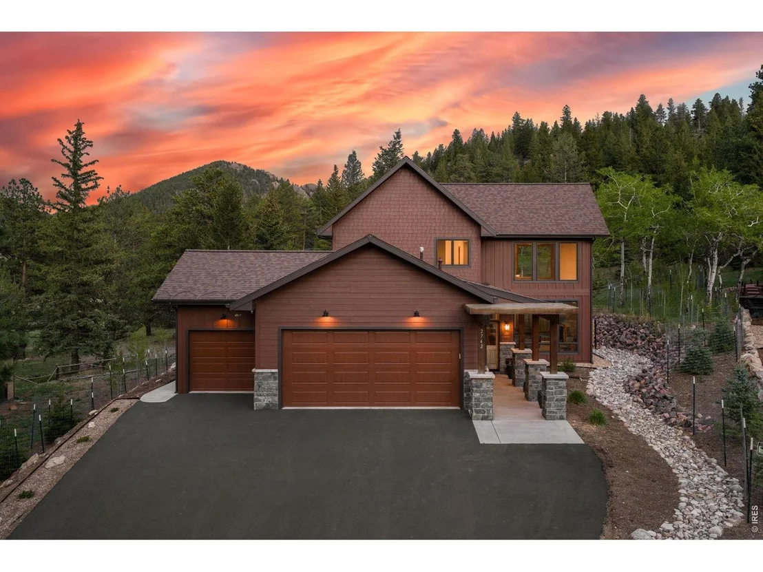 Photo of 2742 Ypsilon Cir