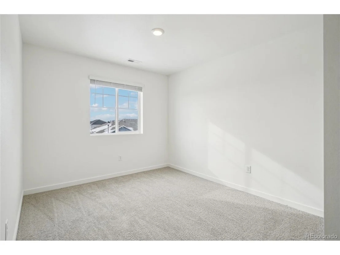 Photo of 704 Lake Emerson Rd