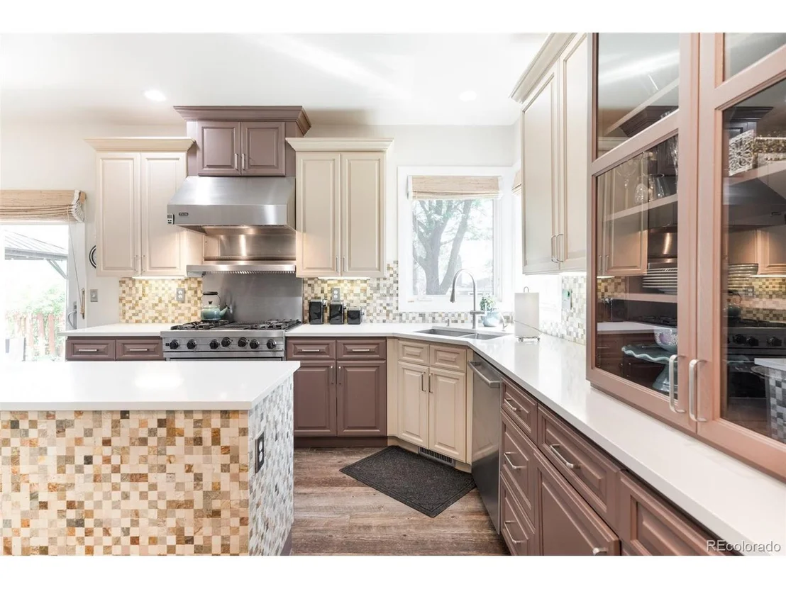 Photo of 6820 Twin Lakes Rd