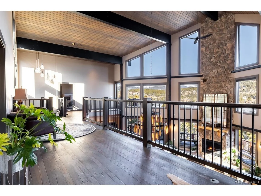 Photo of 275 Alpine Dr