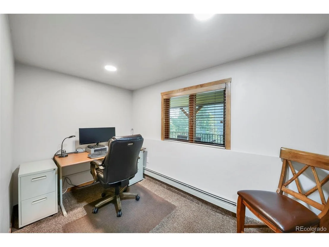 Photo of 734 Aspen Pl
