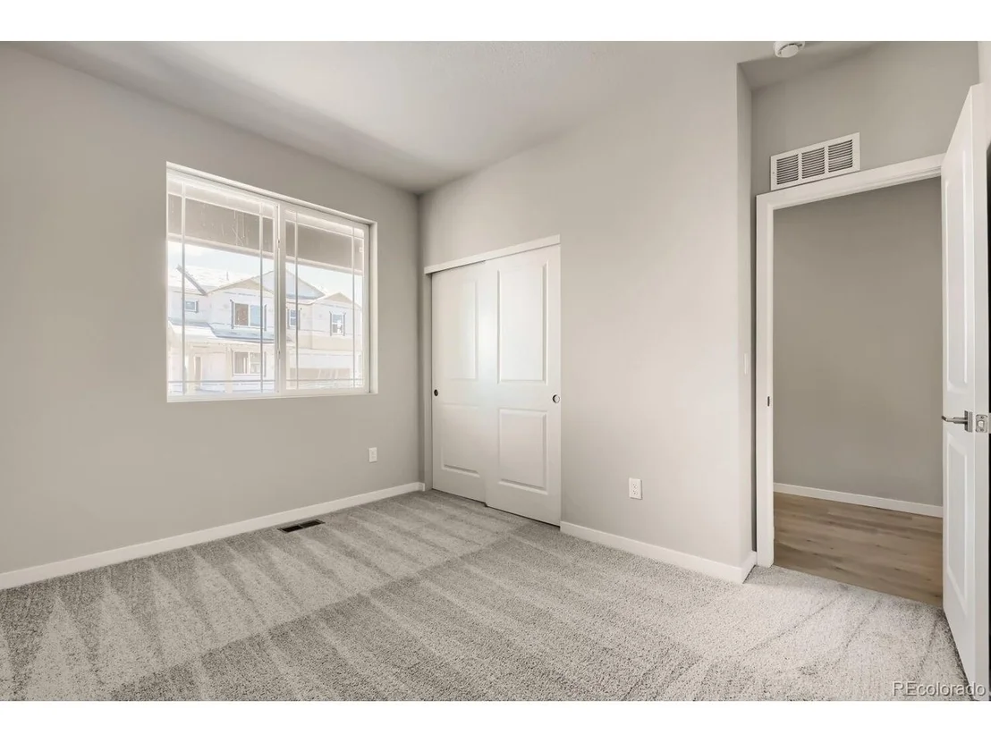Photo of 46435 Heritage Ave